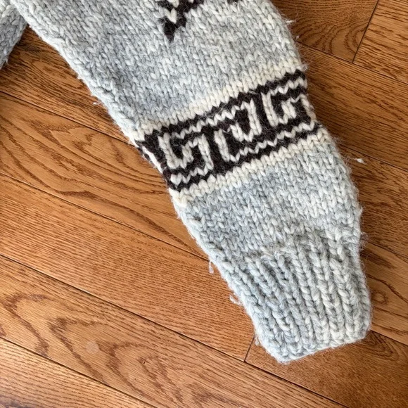 Vintage 1980’s Canadian Wool Gray and Black Zip-Front Wool Knit Sweater Jacket - Picture 10 of 10